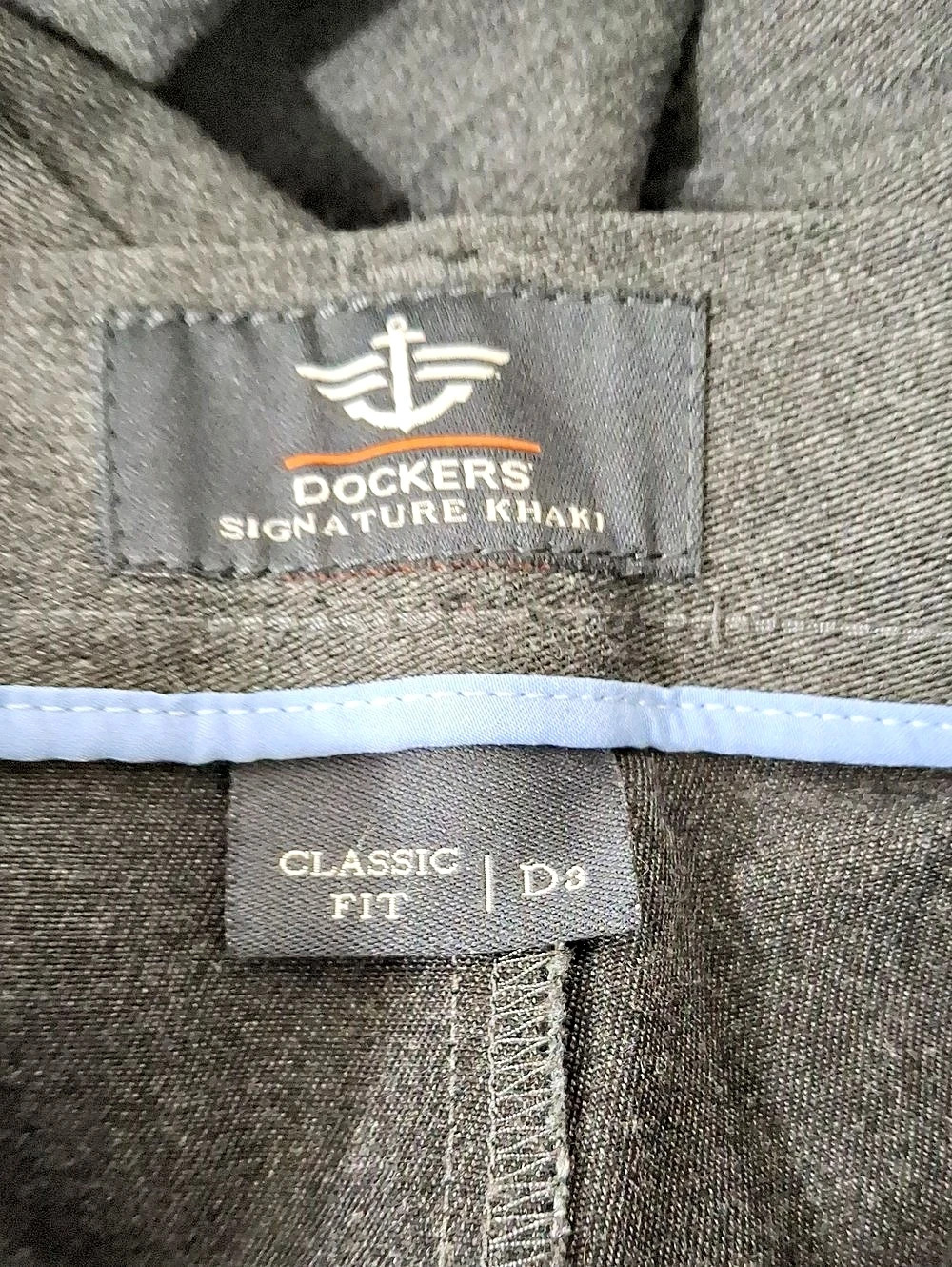 Dockers Signature Khaki Classic Fit D3 Classic Fit Dress Pants in Gray Waist 40 - Picture 9 of 11